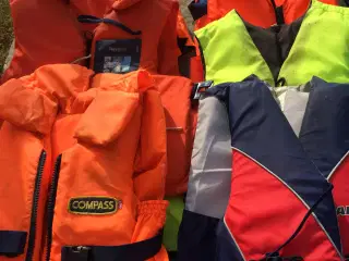 Forskellige redningveste.