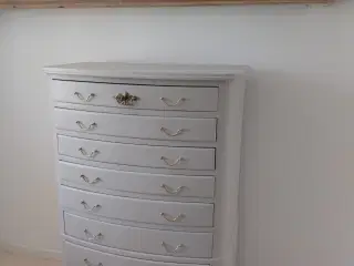 Smukkeste antikke kommode