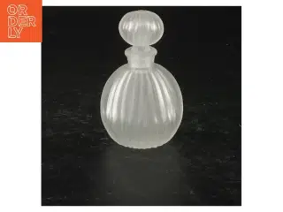 Parfume flaske i matteret glas med låg (str. 8 cm)