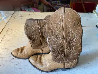 Nocona Boot