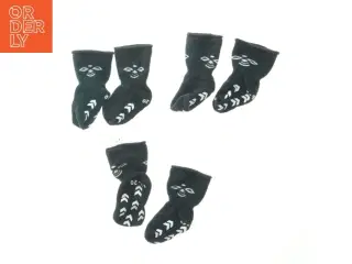 Sort babysokker med skridsikre såler, str. 18-20 fra Hummel (str. 3 styk. str. 18-20)