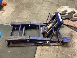 Lift fra Biltema