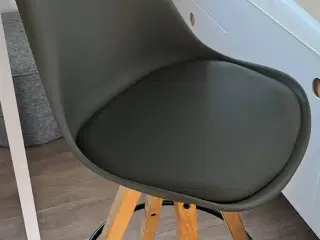 Barbord incl. 2 barstole