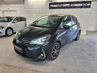 Toyota Yaris 1,5 Hybrid H2 Limited E-CVT 100HK 5d Trinl. Gear
