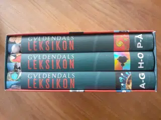 Gyldendals Leksikon. I kassette. Aldrig brugt!