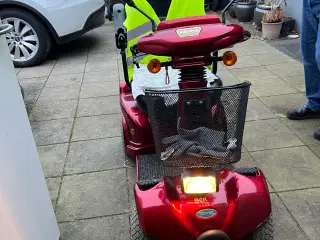 Karma. El scooter 4 hjul