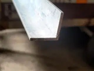Alu vinkelprofil 30x3x3mm