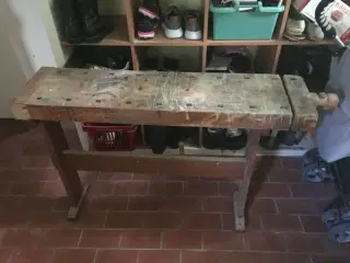 Høvlbænk med meget patina