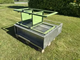 - - - Værktøjsindretning til bil