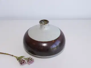 Stentøjs vase af keramiker Niels Refsgaard