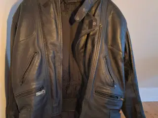 Kraftig MC jakke - str. 60