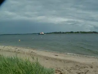 Lille,moderne hel�rshus p� dansk side. 25 m fra og udsigt over Flensborg fjord.