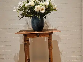 Sybord/tobaksbord  I egetræ