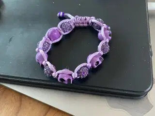 Nye knyttede armbånd