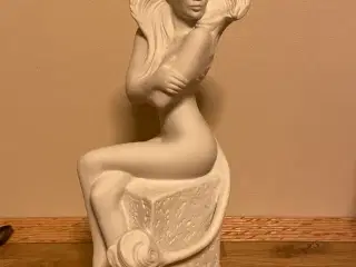 Christel Marrone, stjernetegn Løve