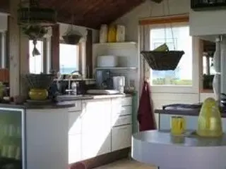 7 meter fra vandet med panoramaudsigt - sk�nt sommerhus ved Elsehoved n�r Lundeborg og Svendborg p� Sydfyn