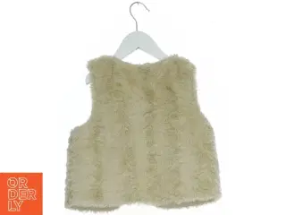 Fluffy Vest fra H&M (str. 122)