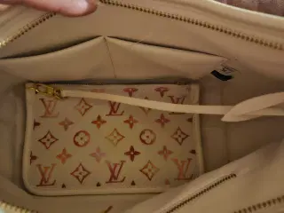 Louis Vuitton creme taske