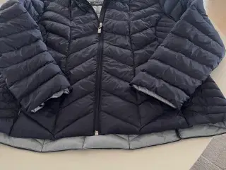 Junge dunjakke 