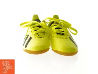 Sko fra Adidas (str. 28)