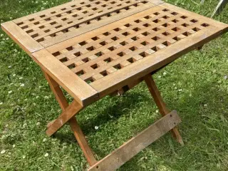 Klapbord i træ – 50x50x50