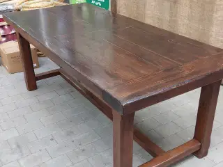 Spisebord
