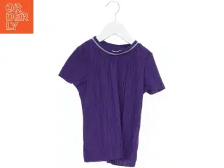 Lilla T-shirt fra Name It (str. 116)