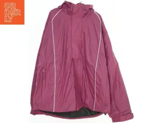 Regnjakke med hætte fra NowOn (str. 164)