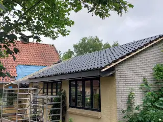 Håndværkershjælp tømrer murer renovering  bygning 