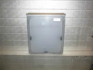   Adria Toilet Rude