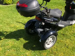 3hjulet benzin scooter 