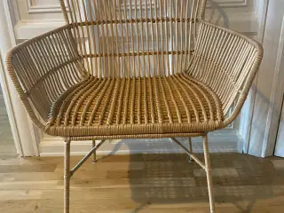 Spisebordsstol med armlæn i naturflet