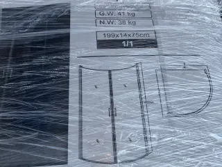 Buet glas brusedøre