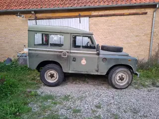 Landrover 88. 7 sæder.