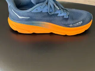 Løbesko mrk. Hoka Clifton 9 GTX str. 442/3