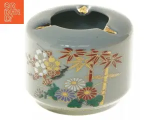 Dekoreret porcelæn skål (str. Ø 10 cm)