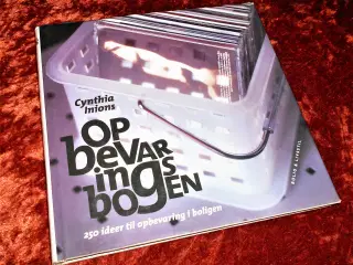 Opbevaringsbogen, Cynthia Inions,