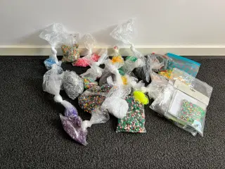  NABBI  -- Hama  plastperler + plader mm 