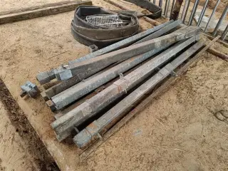 - - - Skillerumsgitter fra 2-3 meter.