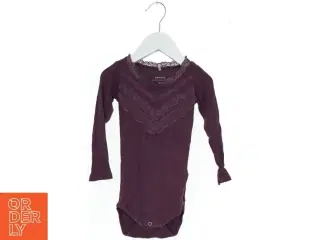 Langærmet bodystocking med blonde detaljer fra Name It (str. 86)
