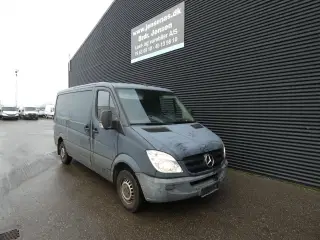 Mercedes-Benz Sprinter 216 CDI 163HK Van