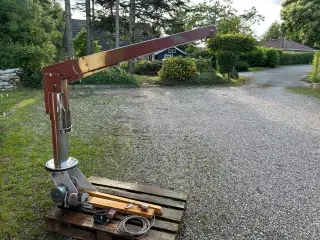 Dækskran til båd, rustfri m. el spil.  