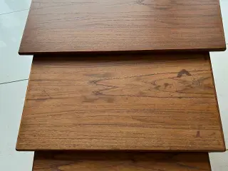 Teak træs indskudt borde