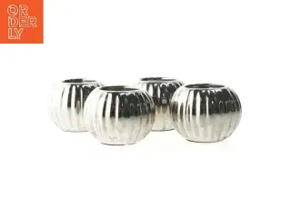 Lysestager i sølvfarvet metal (str. Ø 8 cm)
