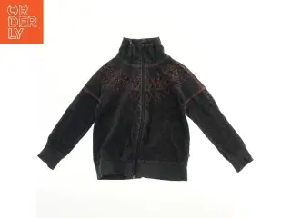 Mørkegrå trøje med lynlås fra Molo (str. 116)