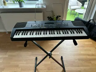 Roland keyboard E16