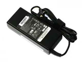 Toshiba 90W 15V 6A strømforsyning 6.3mm x 3.0mm stik - Original