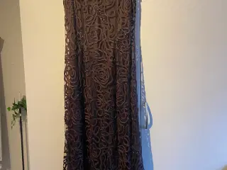 Bolero jakke. Korte ærmer, æggeskal/beige.