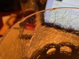 Vase i metalstativ 