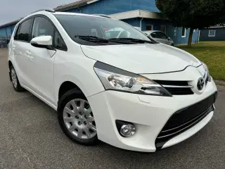 Toyota Sportsvan 2,0 D-4D T2 Vision